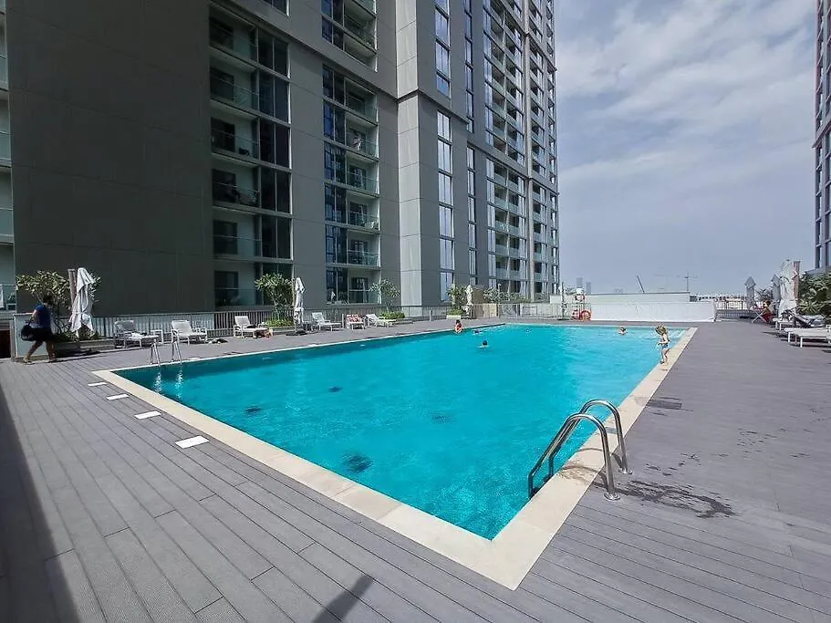 Intimate Apartment With Scenic View Of Dubai Creek