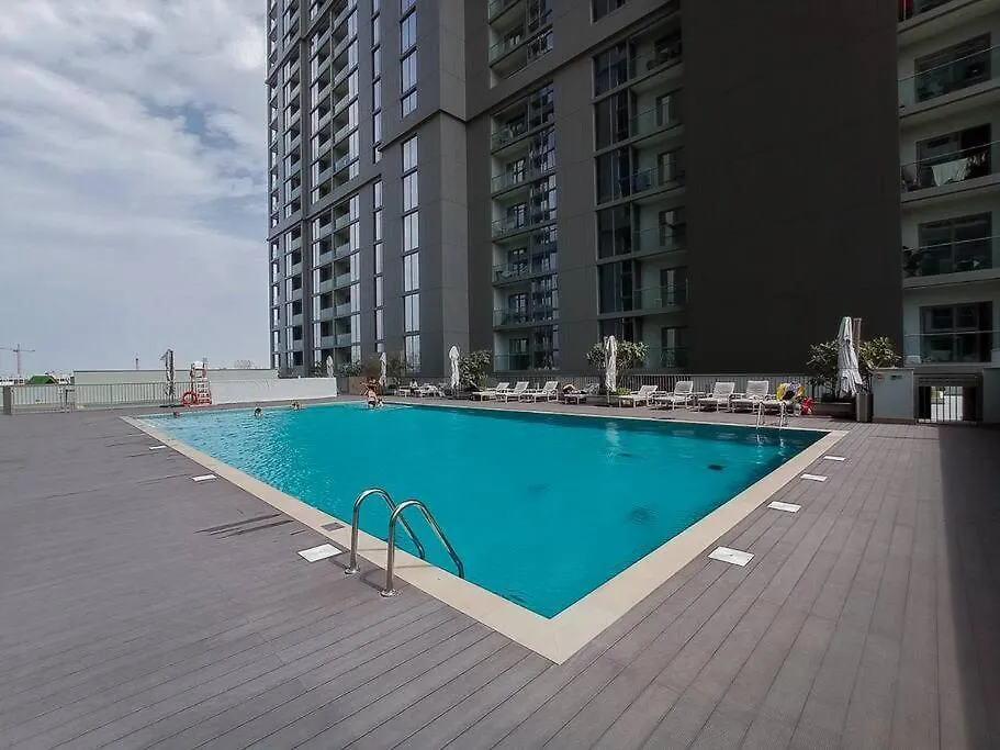 Intimate Apartment With Scenic View Of Dubai Creek