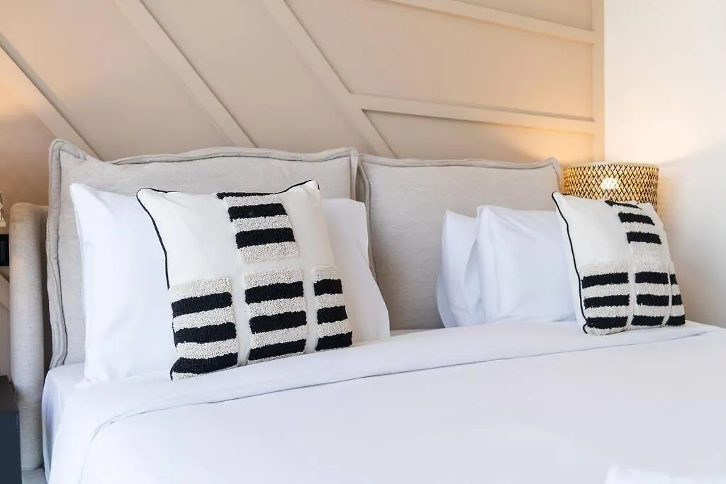 Intimate Apartment With Scenic View Of Dubai Creek