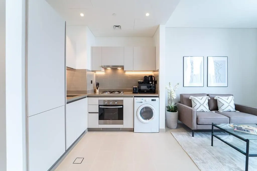 Intimate Apartment With Scenic View Of Dubai Creek